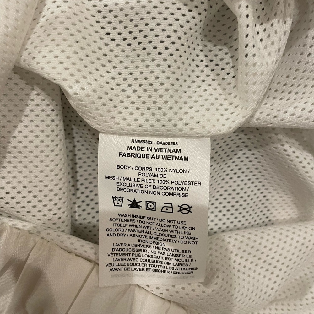 NIKE WHITE WINDRUNNER/JACKET
SIZE MEDIUM - image 10